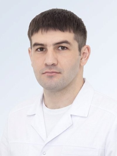 Азнаур Асланбиевич Хубиев - Врач сердечно-сосудистый хирург, флеболог Medical On Group
